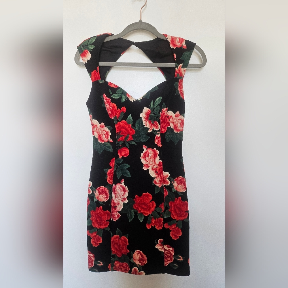 GUESS sexy stretchy floral dress size 4